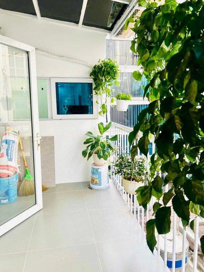 Bán căn hộ tập thể ngõ 26 doãn kế thiện, 90m2, lô góc, 3 ngủ, full nội thất. 4.5 tỷ