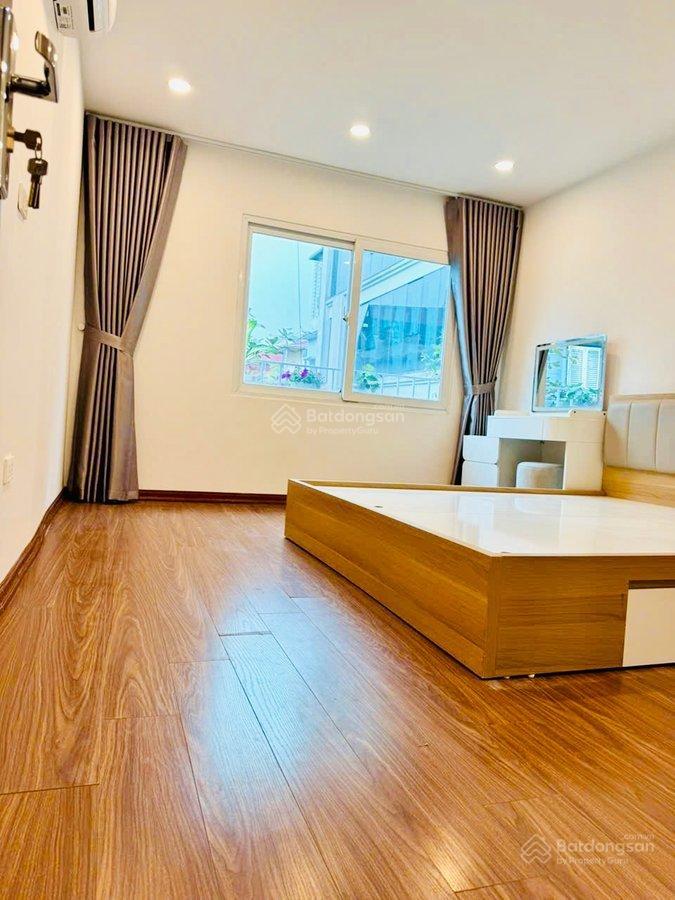 Bán căn hộ tập thể ngõ 26 doãn kế thiện, 90m2, lô góc, 3 ngủ, full nội thất. 4.5 tỷ