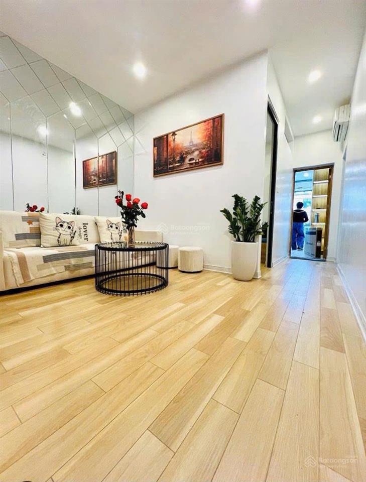 Bán căn hộ tập thể mai dịch, 80m2, lô góc, 3 ngủ, 3 mặt thoáng. 4.79 tỷ.  0982 851 ***