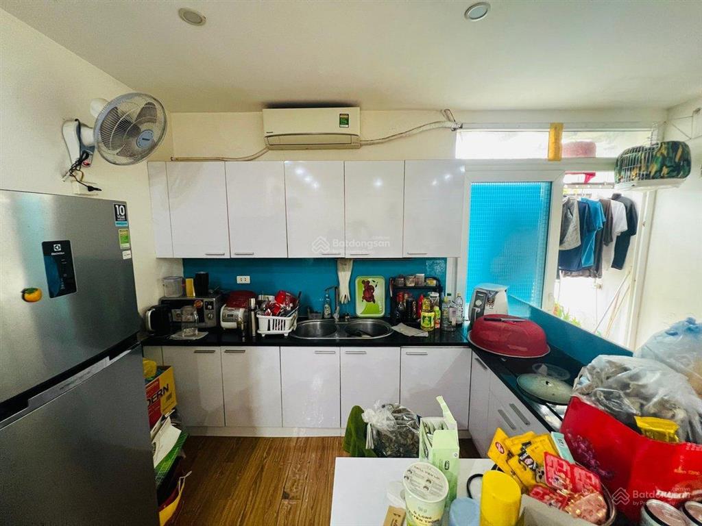 Bán căn hộ chung cư thương mại trung kính, 72m2, 2 ngủ, full nội thất. 5.35 tỷ. e 0982 851 ***
