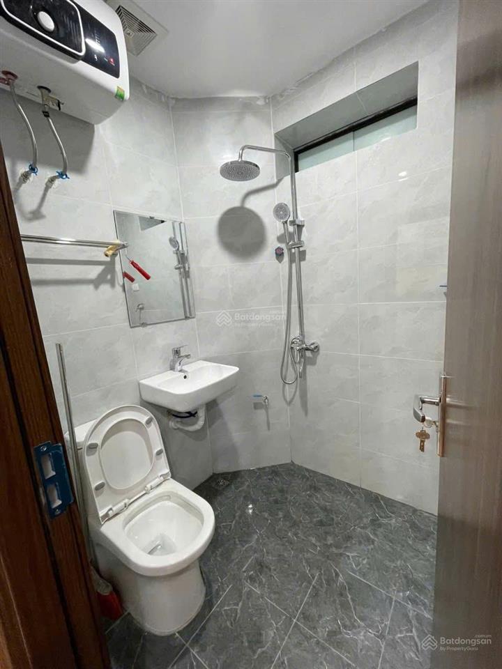 Bán căn hộ tập thể ngõ 26 doãn kế thiện, 80m2, 3 ngủ, lô góc, full nội thất 4.75 tỷ.  0982 851 ***
