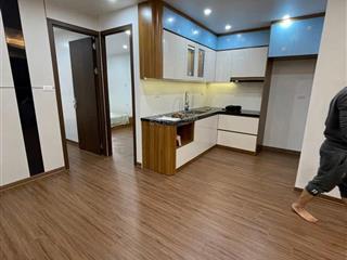 Bán căn hộ tập thể ngõ 26 doãn kế thiện, 80m2, 3 ngủ, lô góc, full nội thất 4.75 tỷ.  0982 851 ***