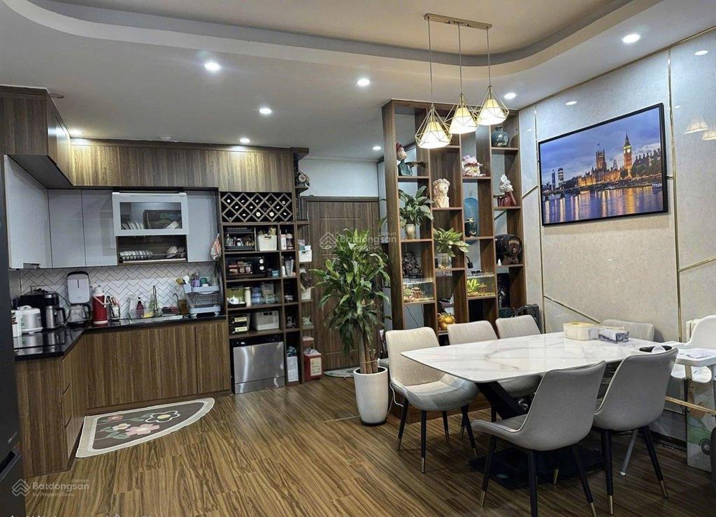 Bán căn hộ chung cư trung kính, 100m2, 3 ngủ, full nội thất. 6.45 tỷ.  0982 851 ***