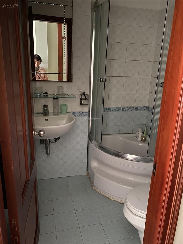 Bán nhà 36m2x5 tầng ngõ 68 cầu giấy, lô góc, cách ôtô 30m. giá 8.2 tỷ.  0982 851 ***