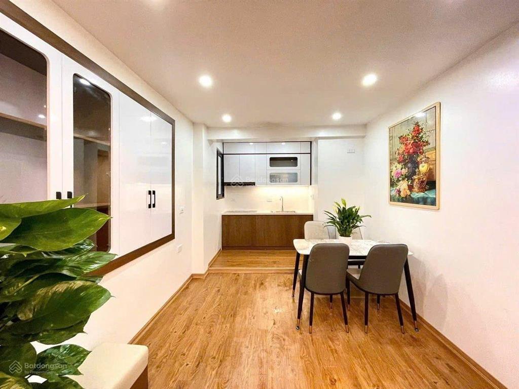 Bán căn hộ tập thể ngõ 122 mai dịch, 80m2, 3 ngủ, 2 wc, full nội thất. 4.78 tỷ.  0982 851 ***