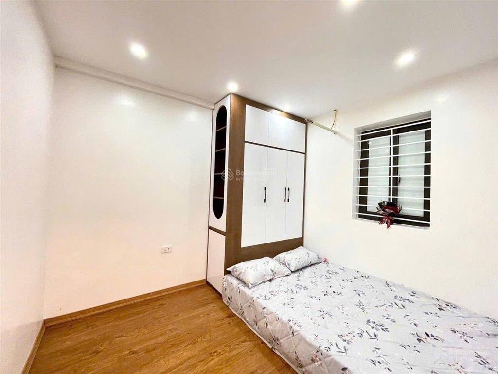 Bán căn hộ tập thể ngõ 122 mai dịch, 80m2, 3 ngủ, 2 wc, full nội thất. 4.78 tỷ.  0982 851 ***