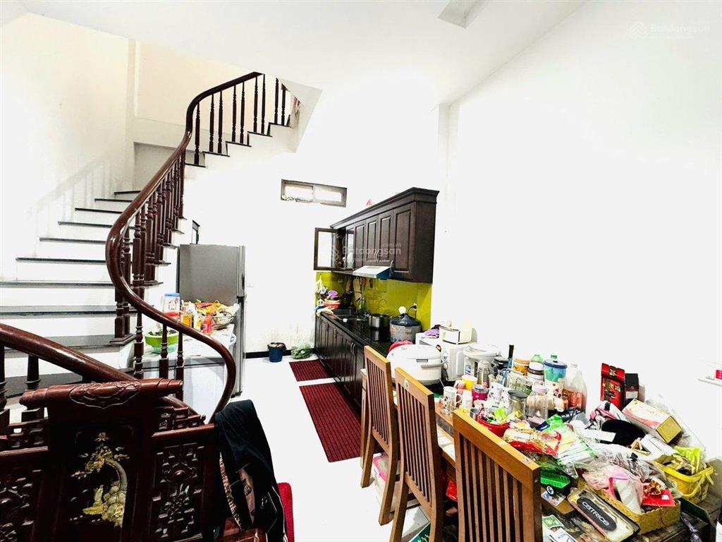 Bán nhà dương quảng hàm, 40m2x5 tầng, ngõ nông, gần phố. 8.6 tỷ. e 0982 851 ***