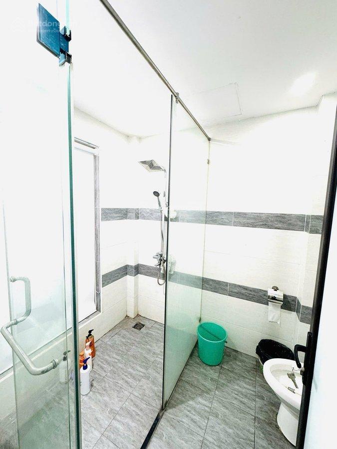 Bán nhà dương quảng hàm, 40m2x5 tầng, ngõ nông, gần phố. 8.6 tỷ. e 0982 851 ***