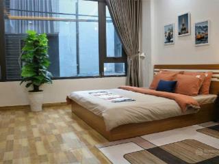 Bán nhà hoàng quốc việt, 40m2x5 tầng, ôtô vào được. 13.2 tỷ. e 0982 851 ***