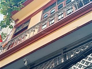 Bán nhà ngõ 68 cầu giấy, 46m2x4 tầng, 5 ngủ, ngõ thông, gần ôtô. 9.6 tỷ. e 0982 851 ***