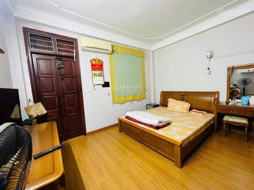 Bán nhà ngõ 68 cầu giấy, 46m2x4 tầng, 5 ngủ, ngõ thông, gần ôtô. 9.6 tỷ. e 0982 851 ***