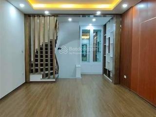 Bán nhà dương quảng hàm, 40m2x5 tầng, vài bước ra phố. 8.7 tỷ. e 0982 851 ***