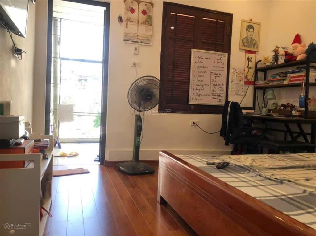 Bán căn hộ tập thể 402b đồng xa, 78m2, 3 ngủ, full nội thất. 4.15 tỷ.  0982 851 ***
