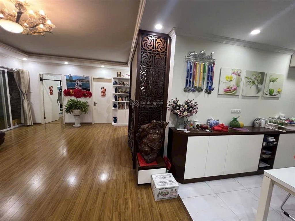 Bán căn hộ chung cư nguyễn cơ thạch, 108m2, 3 phòng ngủ, lô góc. 6.4 tỷ