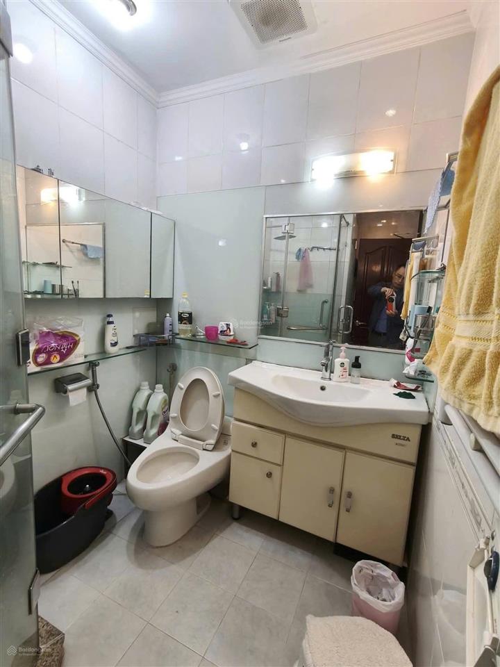 Bán căn hộ chung cư thương mại hoàng ngân, 80m2, 3 ngủ, full nội thất. 5.4 tỷ