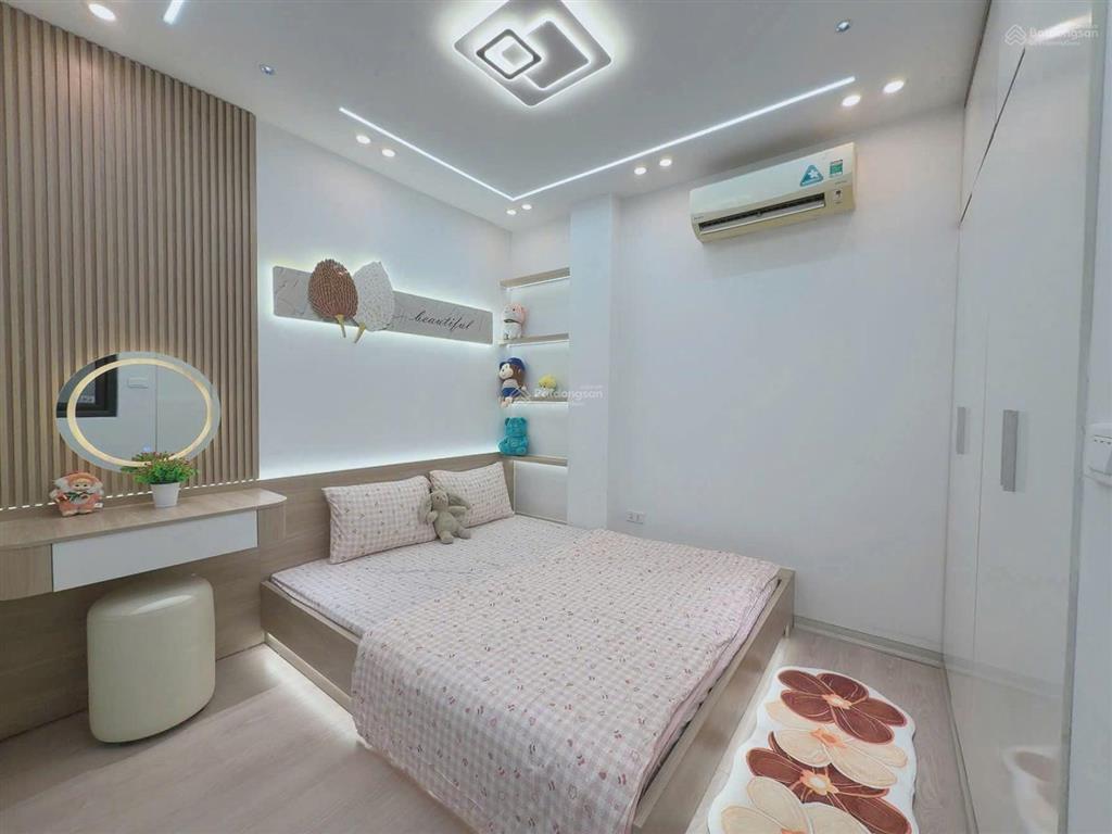 Bán căn hộ chung cư b11 nguyễn chánh, 65m2, 2 ngủ, lô góc. 4.5 tỷ