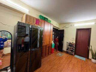 Bán căn hộ chung cư 65m2, b11 nam trung yên, 2 ngủ. giá 4.38 tỷ