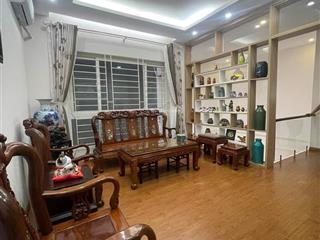 Bán nhà nguyễn khánh toàn, 40m2x5 tầng, ô tô cách 15m. 8,9 tỷ