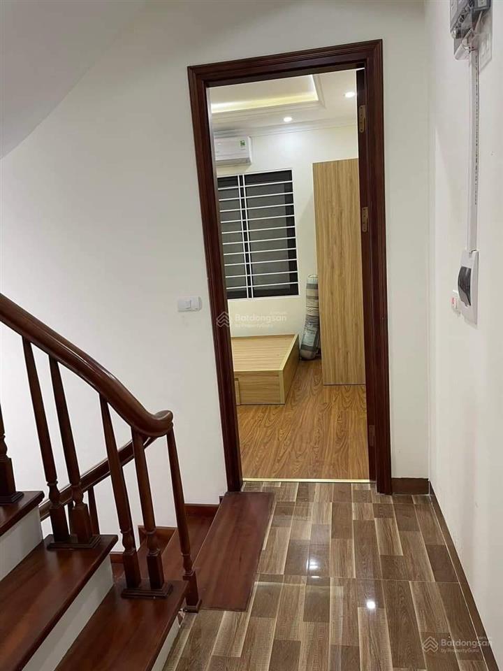 Bán nhà nguyễn khánh toàn, 40m2x5 tầng, ô tô cách 15m. 8,9 tỷ