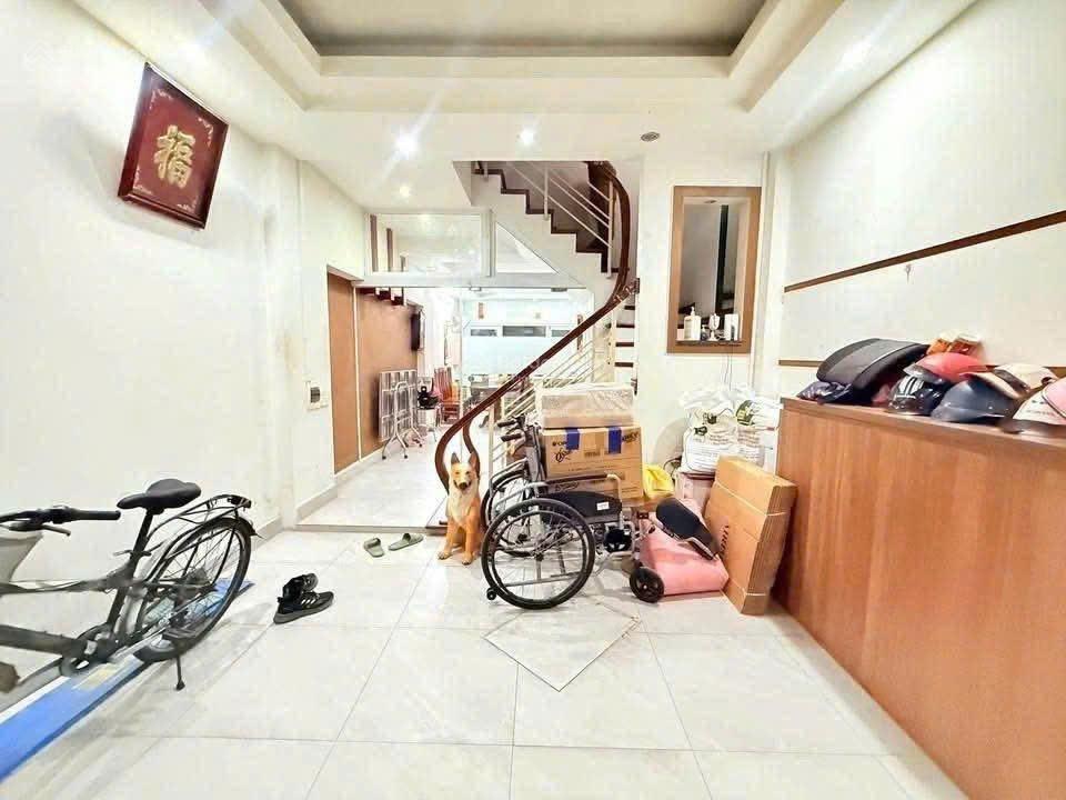 Bán nhà phân lô nguyễn khánh toàn, 45m2x4 tầng, ô tô đỗ cửa. 12,9 tỷ