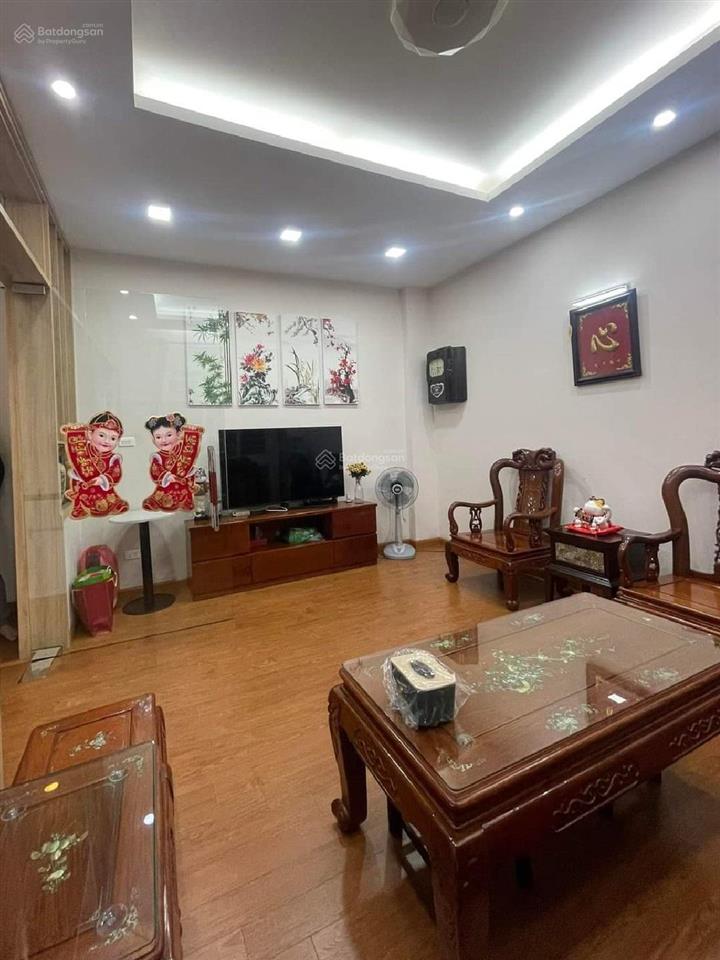 Bán căn nhà phân lô nguyễn văn huyên, 45m2x4 tầng, ô tô vào nhà. 12,8 tỷ