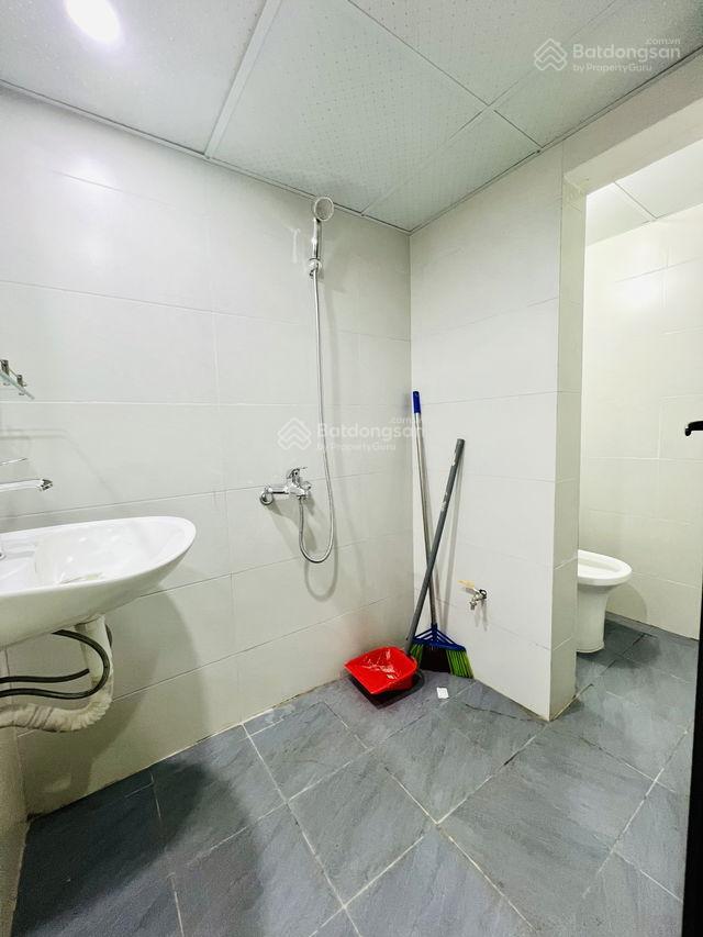 Bán căn hộ tập thể đồng xa, mai dịch, 80m2, 3 ngủ. lô góc. 3,75 tỷ