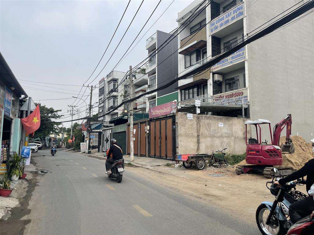 Bán nhà 1 trệt 3 lầu mặt tiền đường số 11, phường thủ đức, gần metro