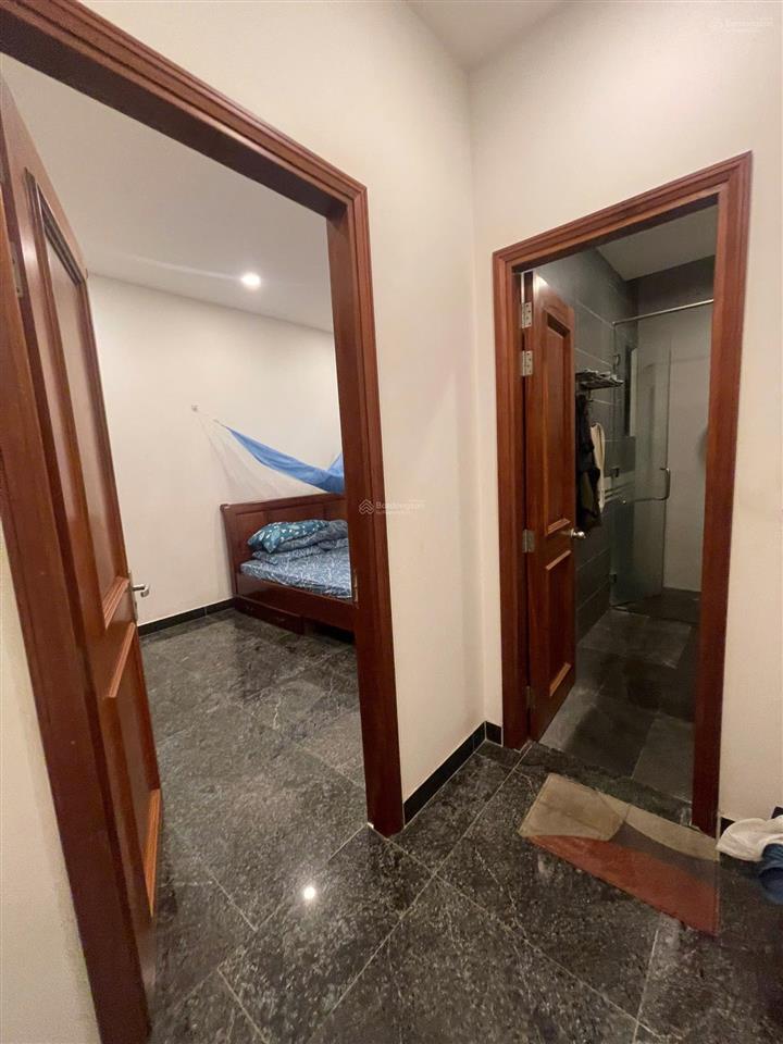 Bán nhà 1 trệt 3 lầu mặt tiền đường số 11, phường thủ đức, gần metro