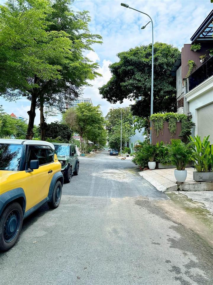 Nhà 90m kdc phú mỹ 3 tầng đủ công năng 10,39 tỷ