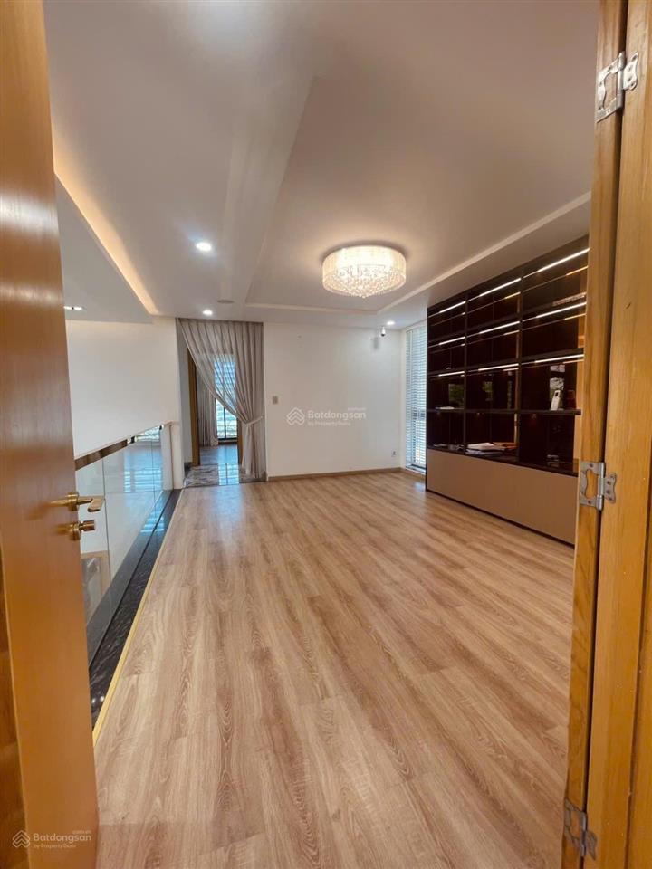Toà nhà chính chủ 6 tầng có hầm q7  làm văn phòng, trung tâm anh ngữ