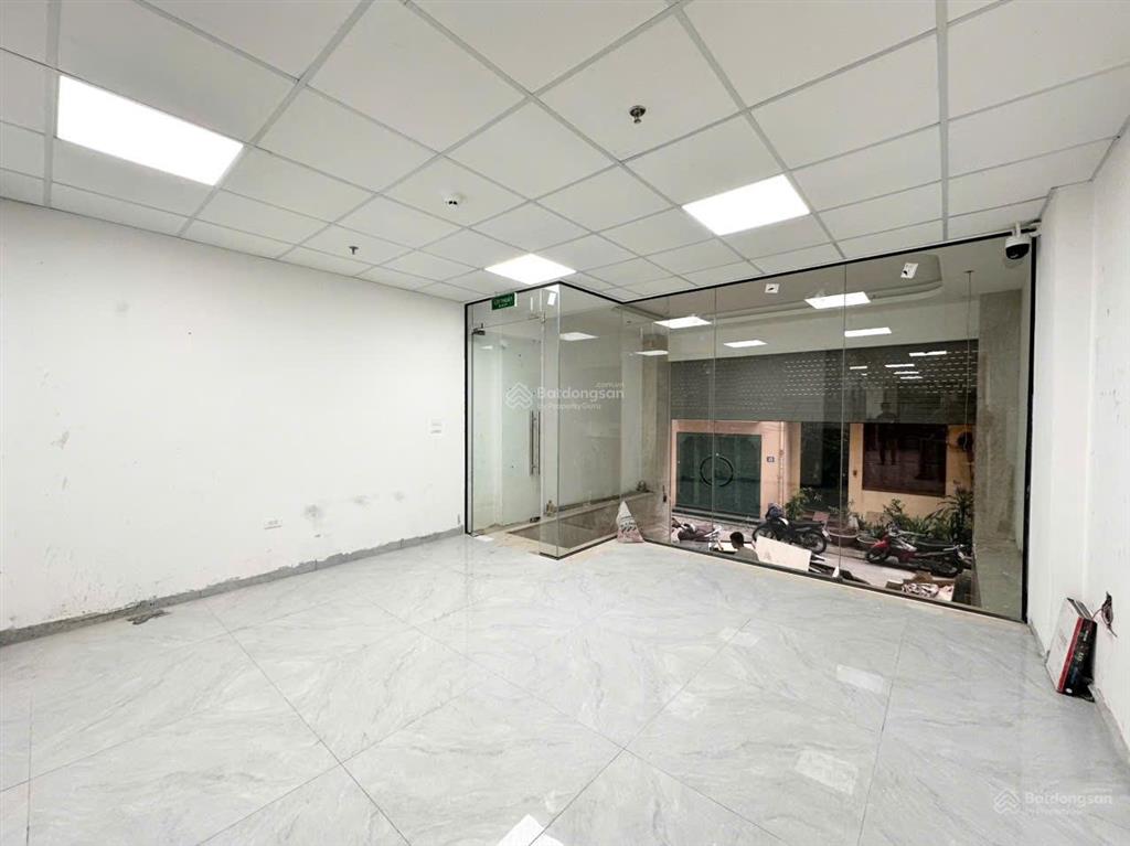 Cho thuê văn phòng, tiệm hoa, tiệm váy ô tô đỗ cửa tại doãn kế thiện, cầu giấy, sau aeon mall pvđ