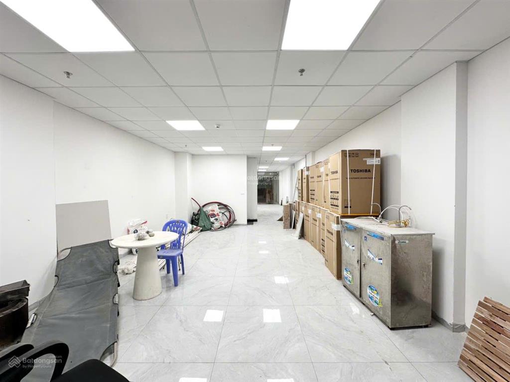 Cho thuê văn phòng, tiệm hoa, tiệm váy ô tô đỗ cửa tại doãn kế thiện, cầu giấy, sau aeon mall pvđ