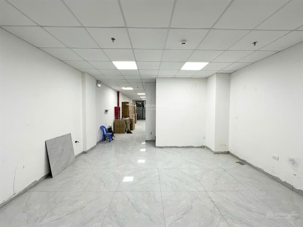 Cho thuê văn phòng, tiệm hoa, tiệm váy ô tô đỗ cửa tại doãn kế thiện, cầu giấy, sau aeon mall pvđ