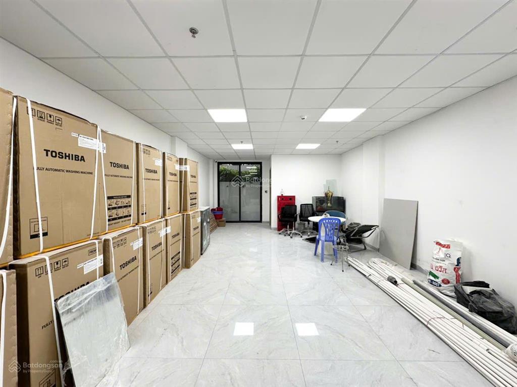 Cho thuê văn phòng, tiệm hoa, tiệm váy ô tô đỗ cửa tại doãn kế thiện, cầu giấy, sau aeon mall pvđ