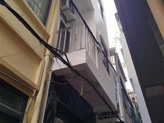 Bán nhà phố hoàng quốc việt 34m 4 tầng giá 18,8 tỷ. phân lô , vỉa hè, ô tô chạy vòng quanh nhà,