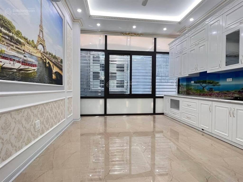 Siêu phẩm phân lô hoàng quốc việt 65m 6 tầng thang máy kính nhà mới nội thất xịn giá 27 t