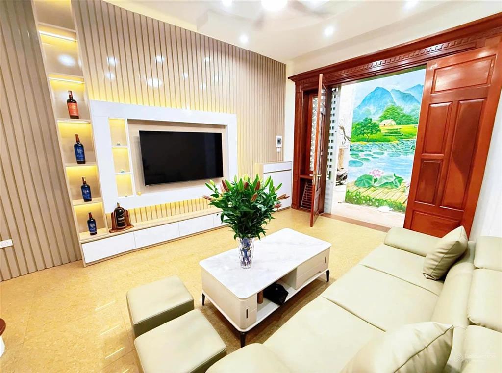 Hiếm, nhà phân lô hoàng quốc việt dân xây chắc chắn ngõ ô tô tránh, ô tô 7 chỗ vào nhà. khu dân tr