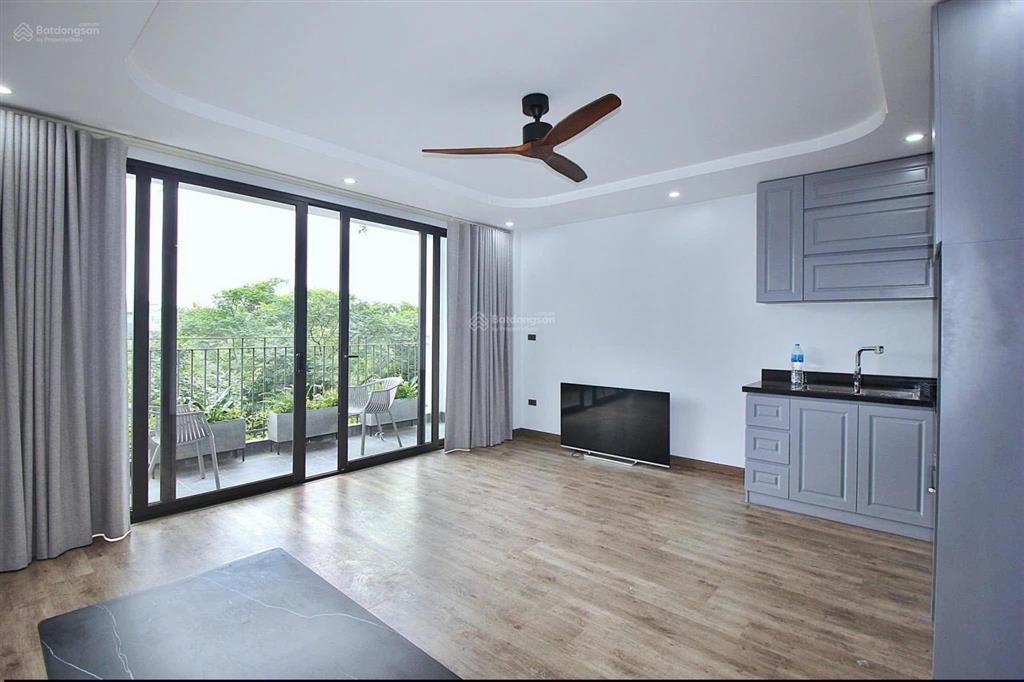 Bán nhà riêng tại 1275 giải phóng, thịnh liệt, 15 tỷ, 37m2, giá siêu hời, tháng máy, gara ô tô.