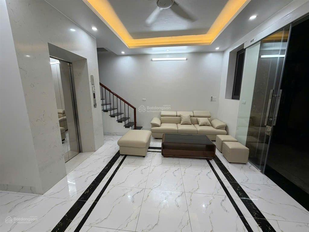 Bán nhà riêng tại trương định, 9,8 tỷ, 34 m2, 3pn, 4wc, 5 tầng, hướng tây nam, thang máy.