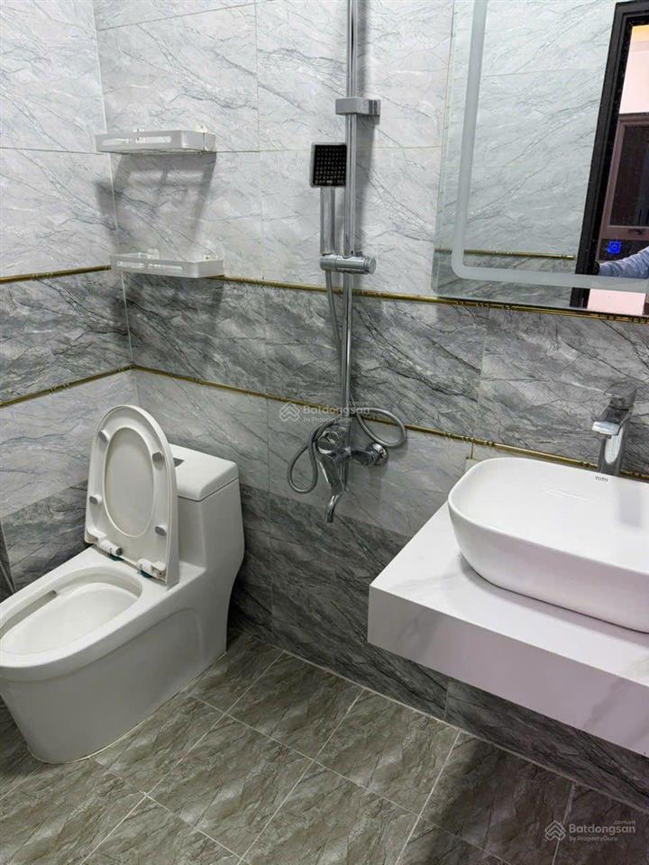 Bán nhà riêng tại trương định, 9,8 tỷ, 34 m2, 3pn, 4wc, 5 tầng, hướng tây nam, thang máy.