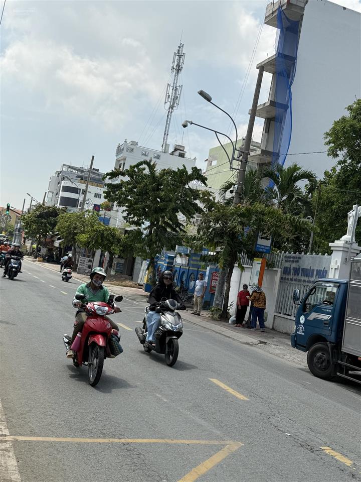 Chỉ 7,99 tỷ, bán gấp nhà 2 lầu, dt 94m2, ngay trần xuân soạn, tân kiểng, q7, tp. hcm