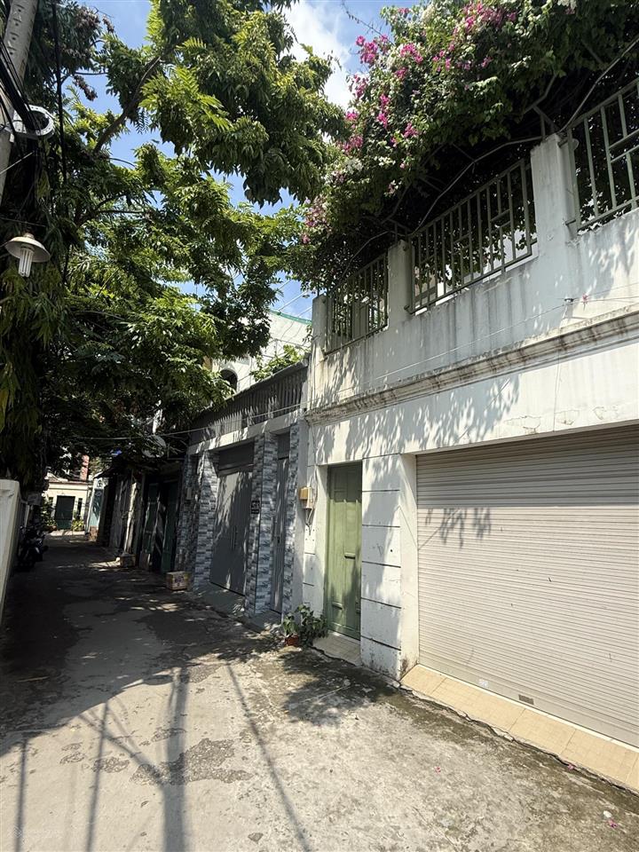 Chỉ 7,99 tỷ, bán gấp nhà 2 lầu, dt 94m2, ngay trần xuân soạn, tân kiểng, q7, tp. hcm