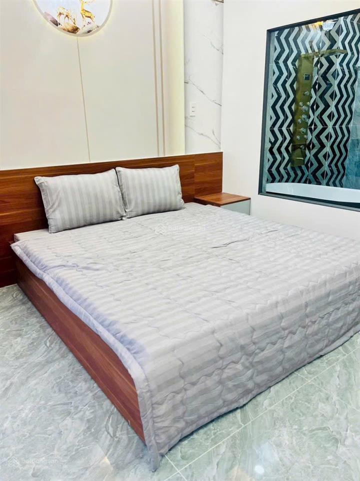 Nhỉnh 8 tỷ sở hữu người đẹp, nhà đẹp 5 tầng, thang máy xịn ngay nguyễn sơn, tt quận tân phú
