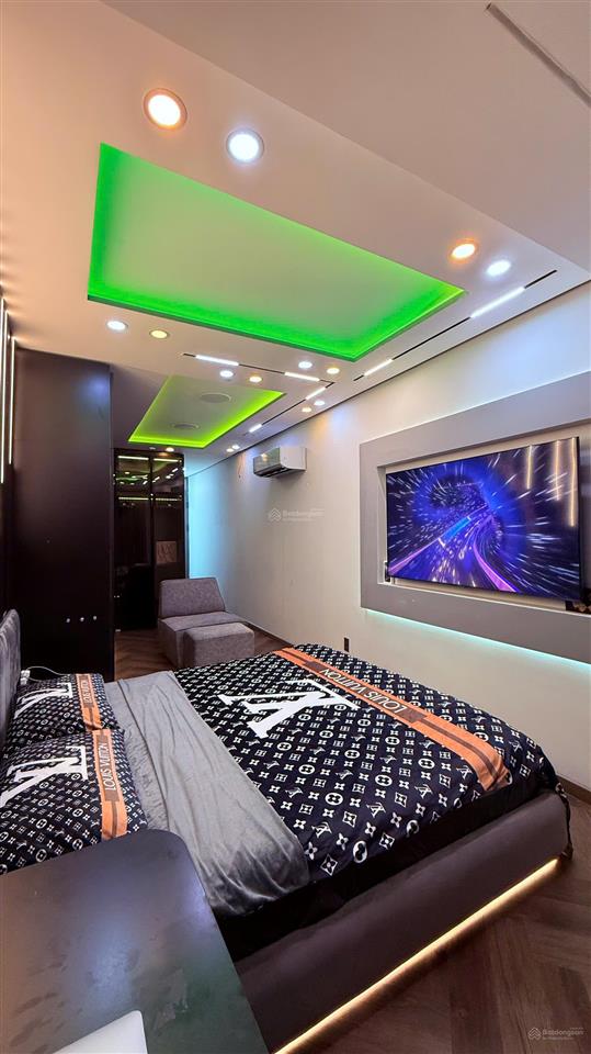 Bán gấp nhà quận 1 trong tuần  giá chỉ 5,3 tỷ, gần bệnh viện từ dũ, đang có hđ thuê 13 triệu/tháng