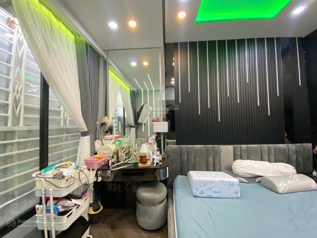 Bán gấp nhà quận 1 trong tuần  giá chỉ 5,3 tỷ, gần bệnh viện từ dũ, đang có hđ thuê 13 triệu/tháng