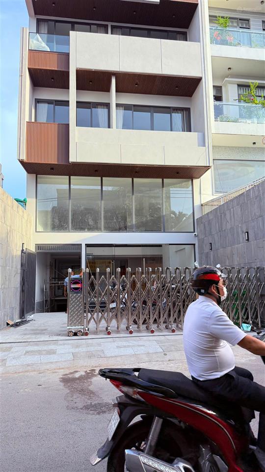 Cho thuê nhanh trong tuần mặt bằng lâm văn bền, quận 7, 150m2, nội thất mới 100%, giá chỉ 20tr/th