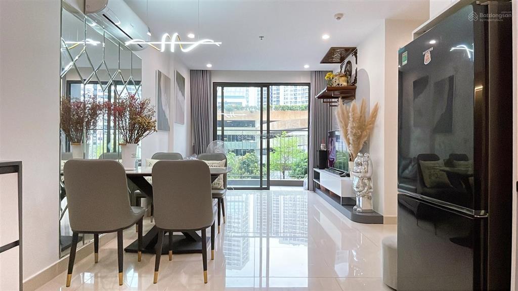 Chính chủ bán căn hộ 2n 1wc vinhomes ocean park gia lâm  đủ đồ ở ngay mặt sảnh kinh doanh đc 3,5tỷ