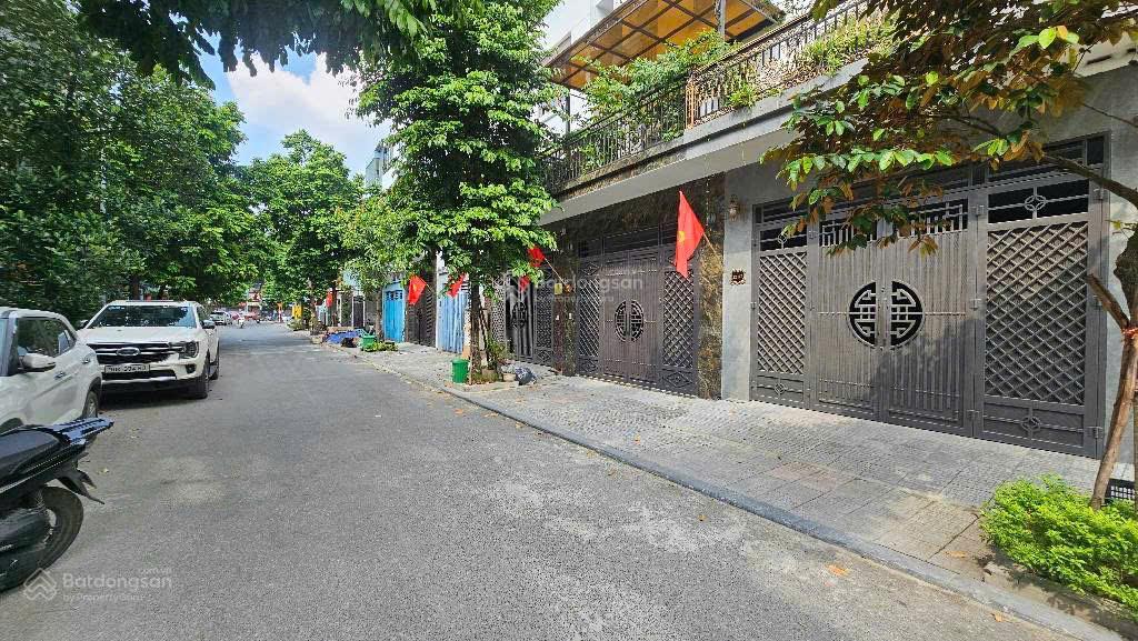 Liền kề văn phú, tháp đồng hồ, nội thất gỗ nguyên tấm, 90m2, 4 tầng hơn 24 tỷ