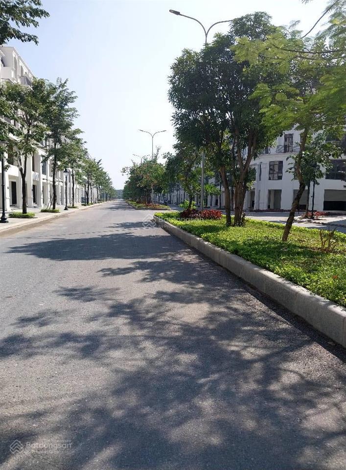 Căn đường 30m, 5 tầng, đại lộ ra vành đai 3.5 giá nhỉnh 16 tỷ, hướng đông bắc.