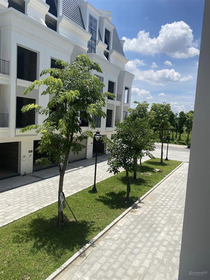 Căn đường 30m, 5 tầng, đại lộ ra vành đai 3.5 giá nhỉnh 15,5 tỷ, hướng đông bắc.